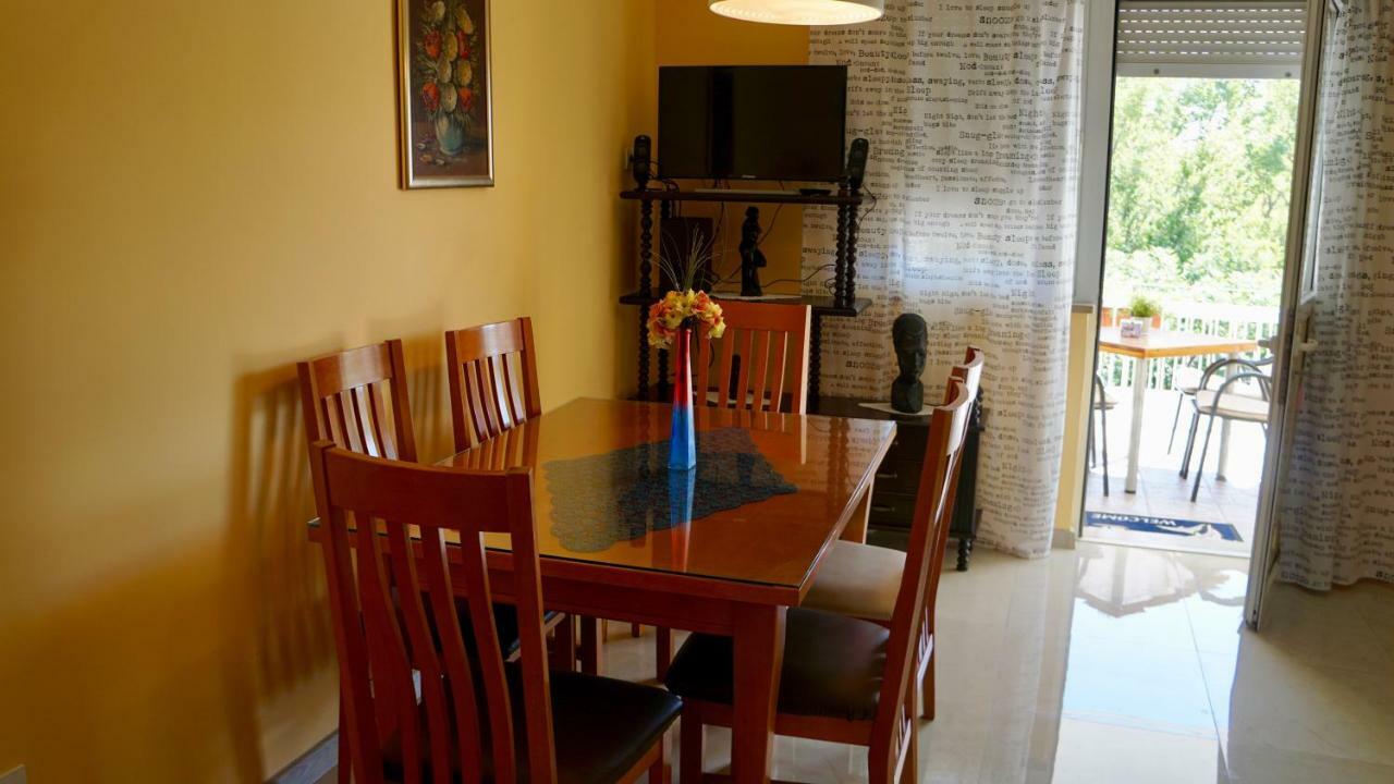 Apartments Niksa Kastelan Omiš Εξωτερικό φωτογραφία